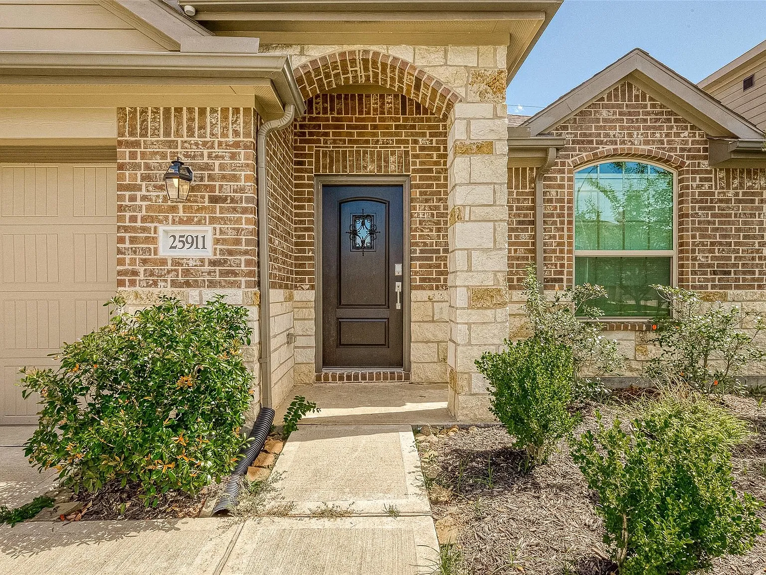 3 bed, 2.0 bath, 1528 sqft, $2,200 — Photo 4