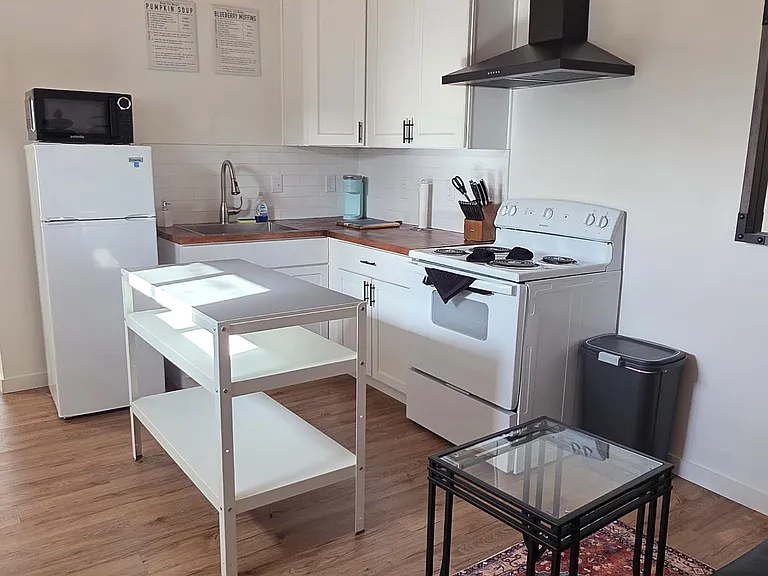 237 N Beville Ave #4 — Photo 2