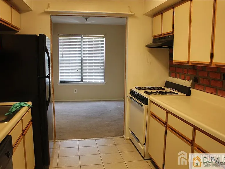 82 Keystone Ct — Photo 9