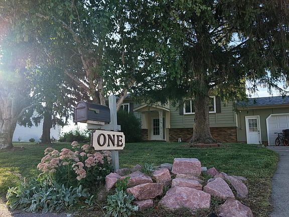 2nd image of 1 Evergreen Ln