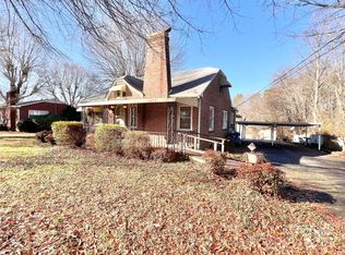 1030 13th St SW, Hickory, NC 28602