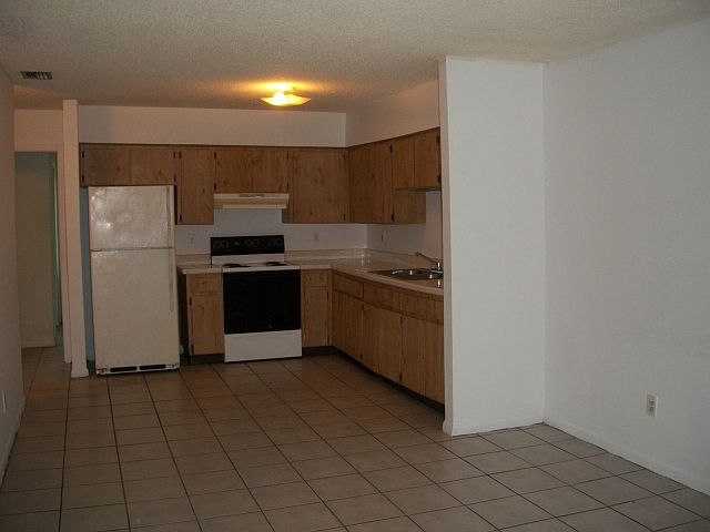 1st image of 8618 N 16th St APT A