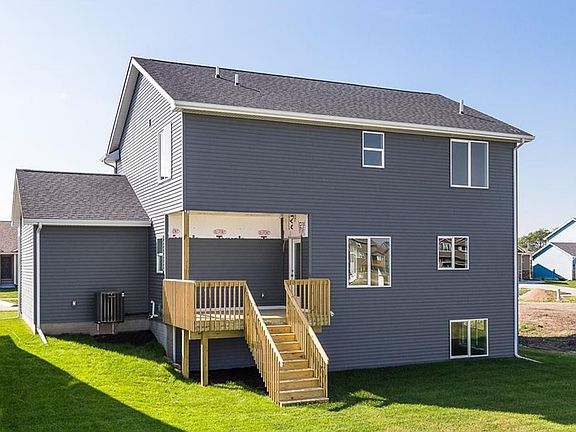 2nd image of 300 6th St NE