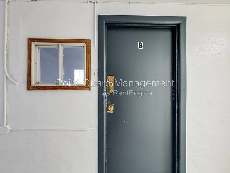 1318 N Robinson Ave — Photo 43