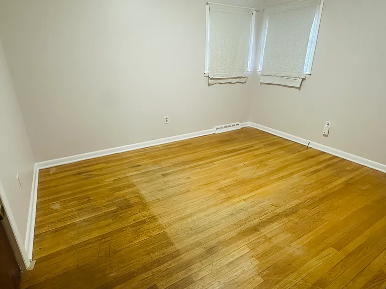 672 Providence St — Photo 5