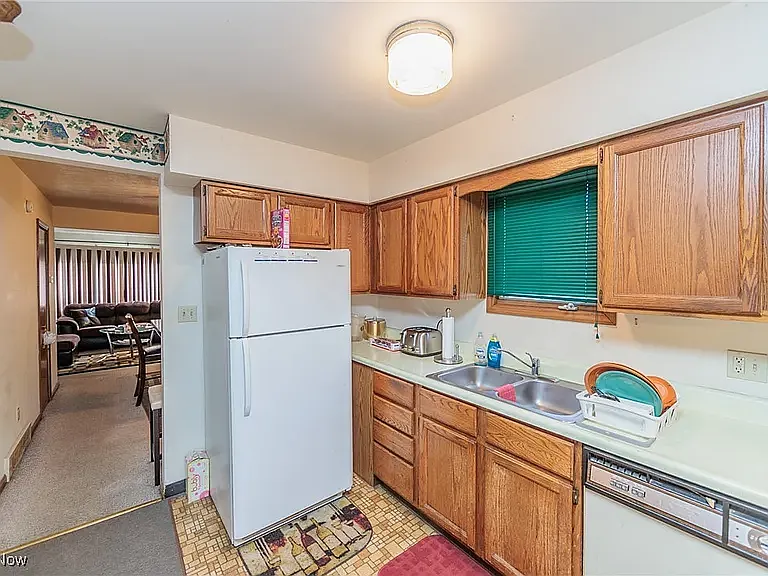 19021 Abby Ave — Photo 6