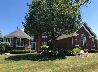 7340 Hillside Ct, Almont, MI 48003