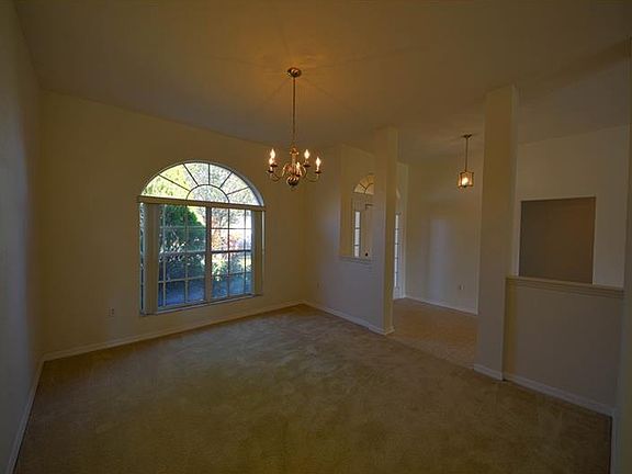 3rd image of 417 Terranova St