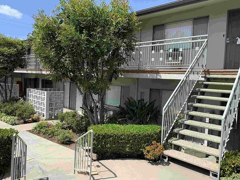12617 Beverly Blvd #B — Photo 9