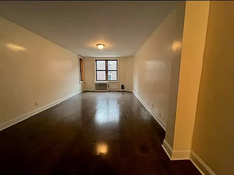 390 E 21st St #3C — Photo 3