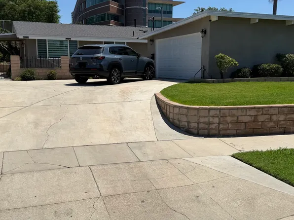 11806 Volunteer Ave, Norwalk, CA 90650