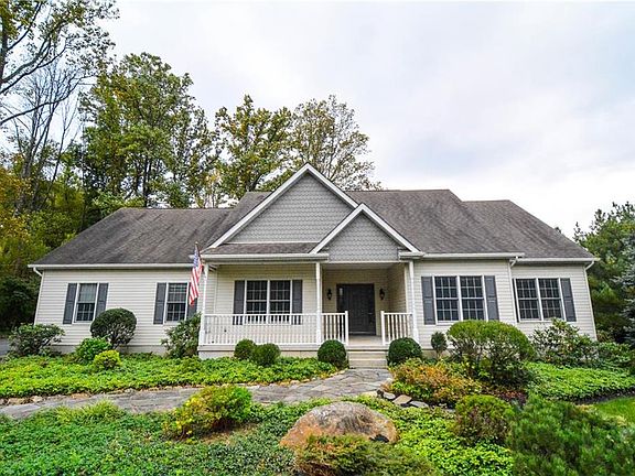 3rd image of 15 Woodland Cir