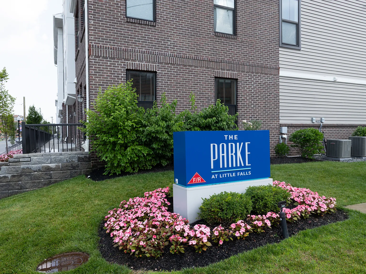 2 bed, 1499 sqft, $3,900 — Photo 1