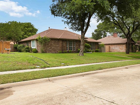 3rd image of 1403 Baker Dr