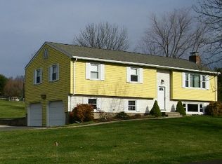 12 Blackhaw Dr, Cromwell, CT 06416