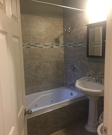 4th image of 4517 W Washington Blvd