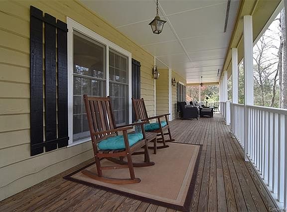 4th image of 411 Sardis Ln