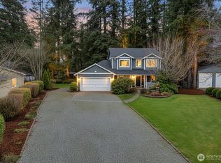 19910 SE 242nd Pl, Maple Valley, WA 98038