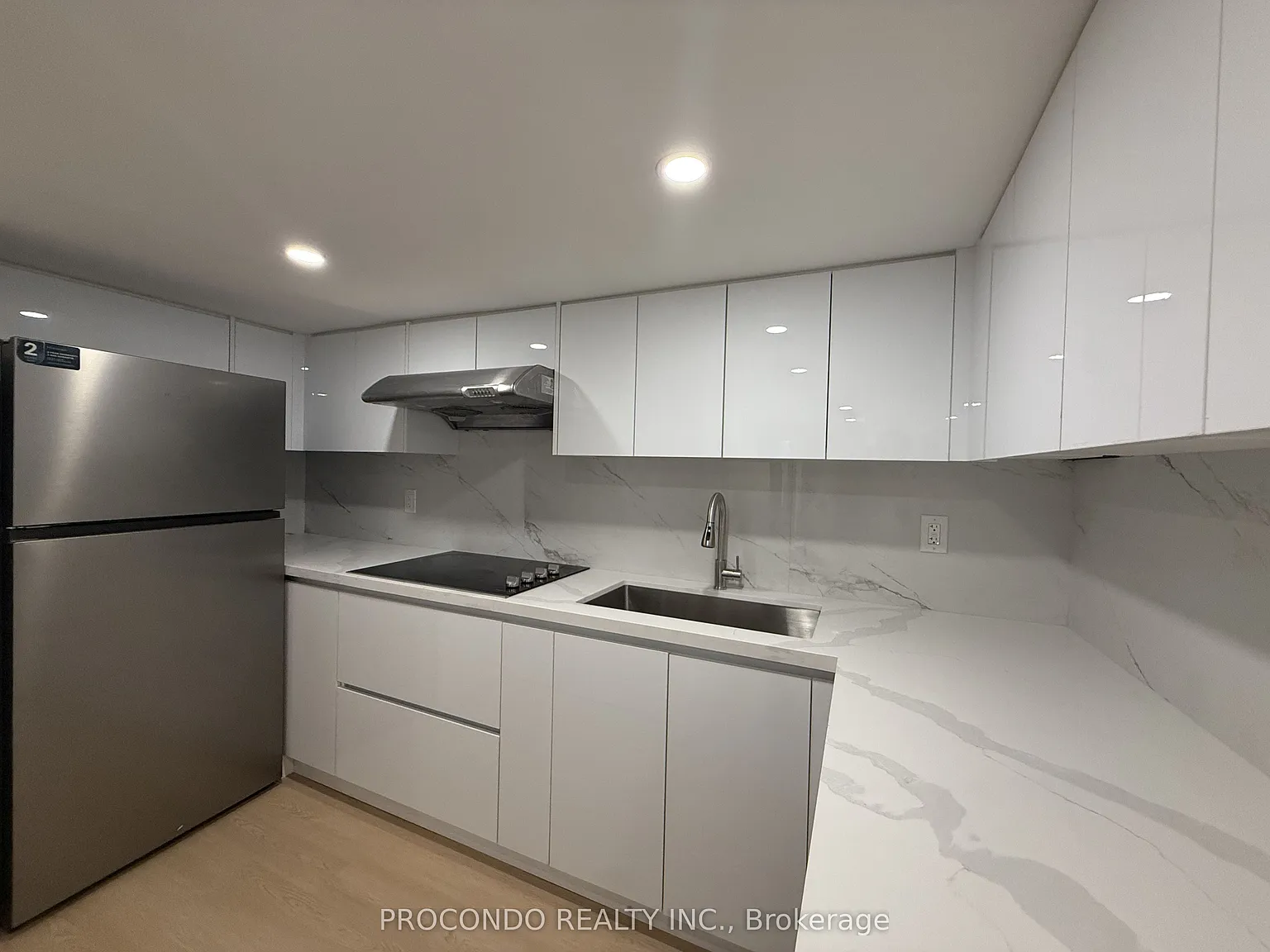 4 bed, $2,550 — Photo 2