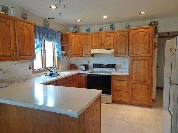 4th image of 2632 Grey Fox Ct