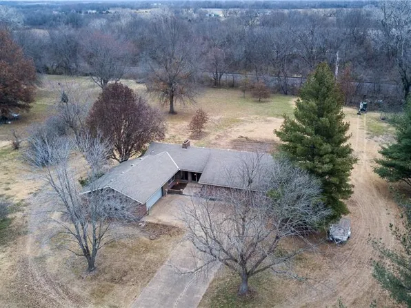 25311 Lone Pine Dr, Cleveland, MO 64734
