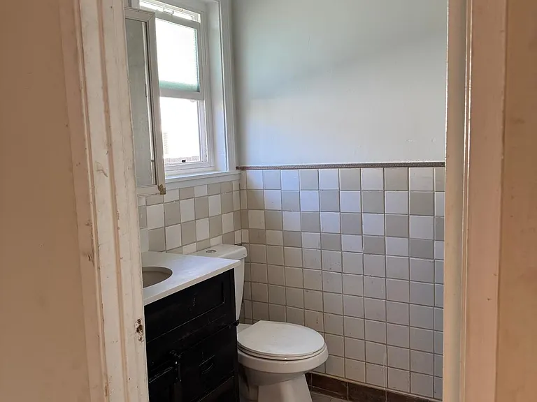 86 Huntington Cir — Photo 9
