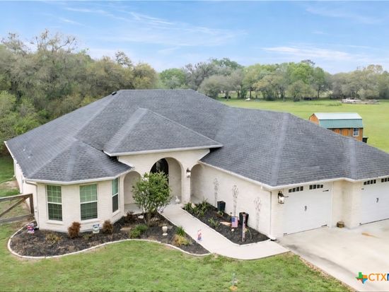 7134 Old Highway Rd, Inez, TX 77968