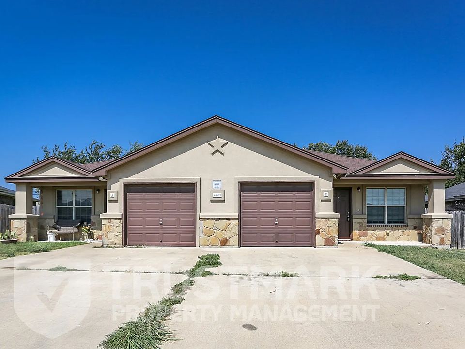 1st image of 4409 Cambridge Dr Unit 1
