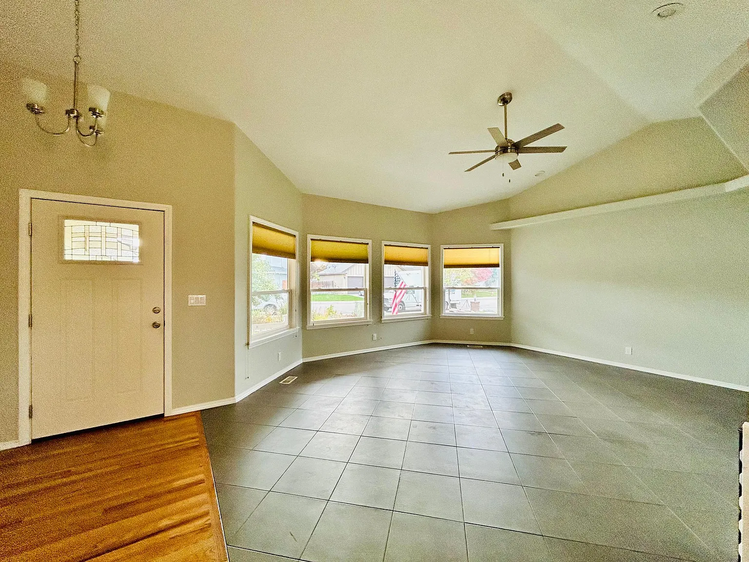 4 bed, 2100 sqft, $2,800 — Photo 2