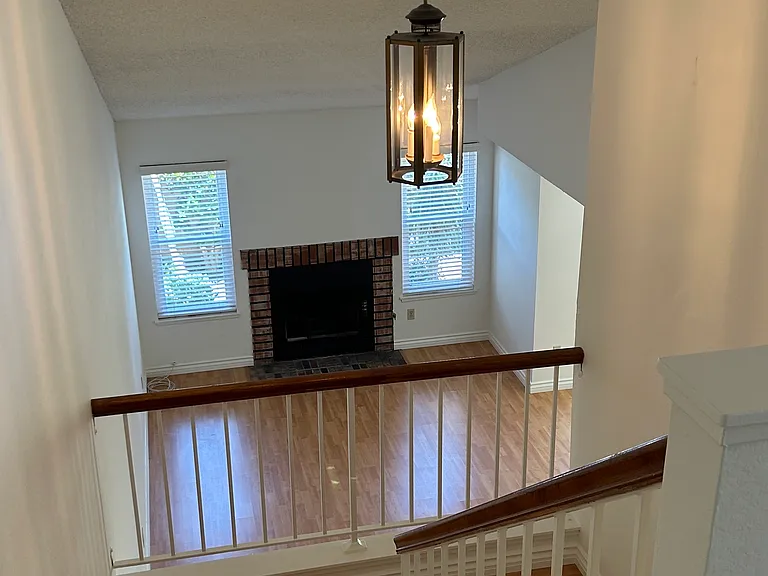 4801 Heil Ave — Photo 6