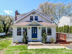 25 Maplewood Ave, Westport, CT