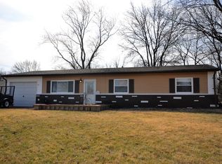 405 Bush Dr, Ballwin, MO 63021