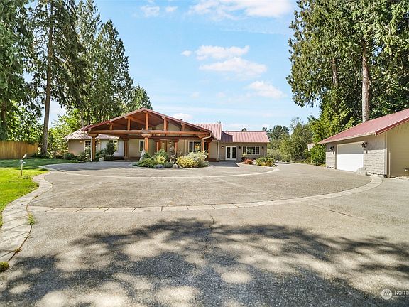 3rd image of 177 Green Water Drive SE