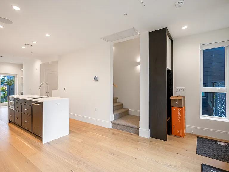 581 W 26th Ave — Photo 7