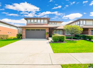 1241 Prairie Ln, Lemont, IL 60439