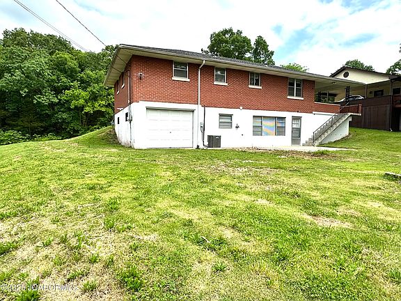 4th image of 1910 Cedar Ln