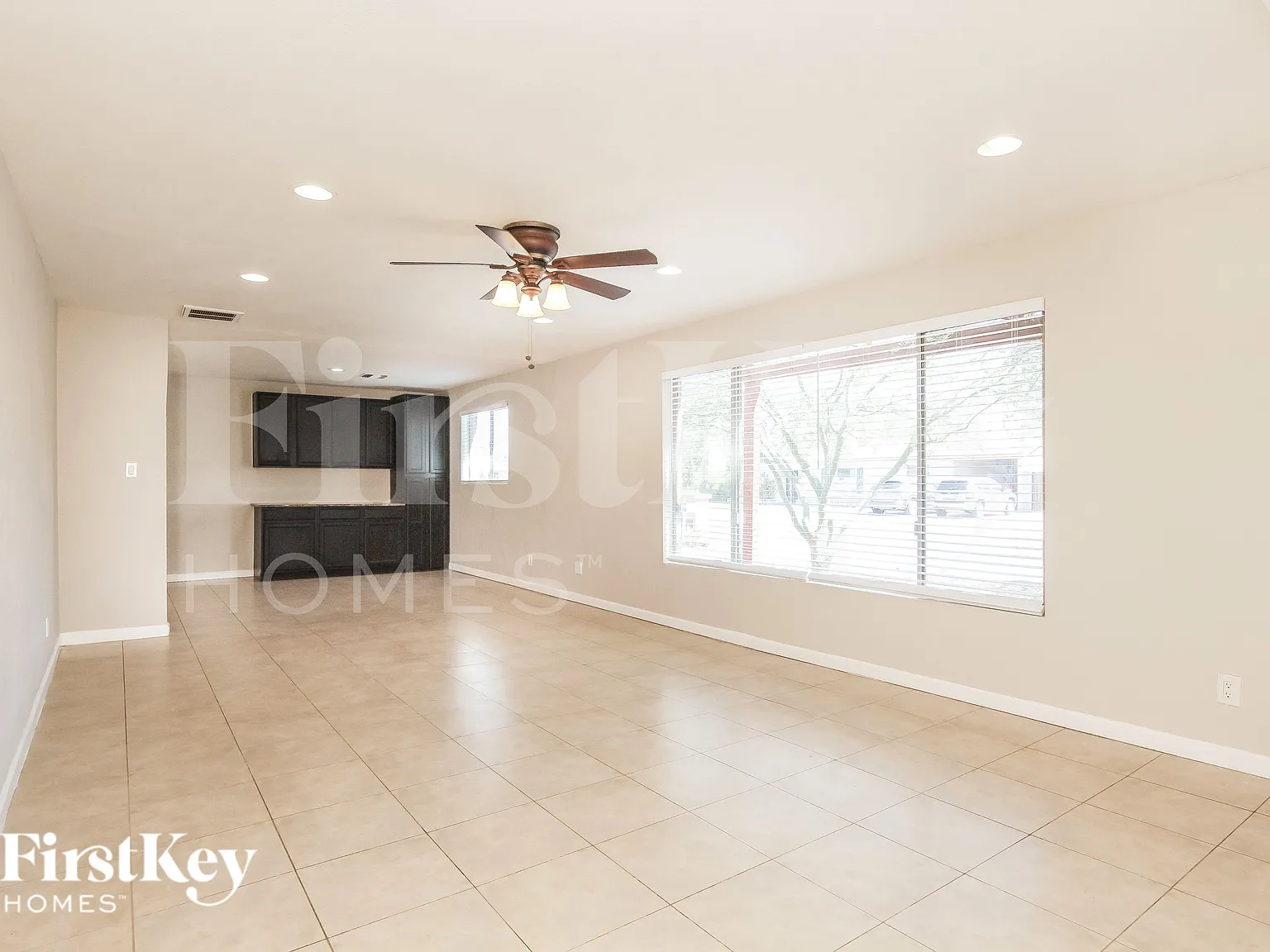 3 bed, 2.0 bath, 1342 sqft, $2,360 — Photo 2