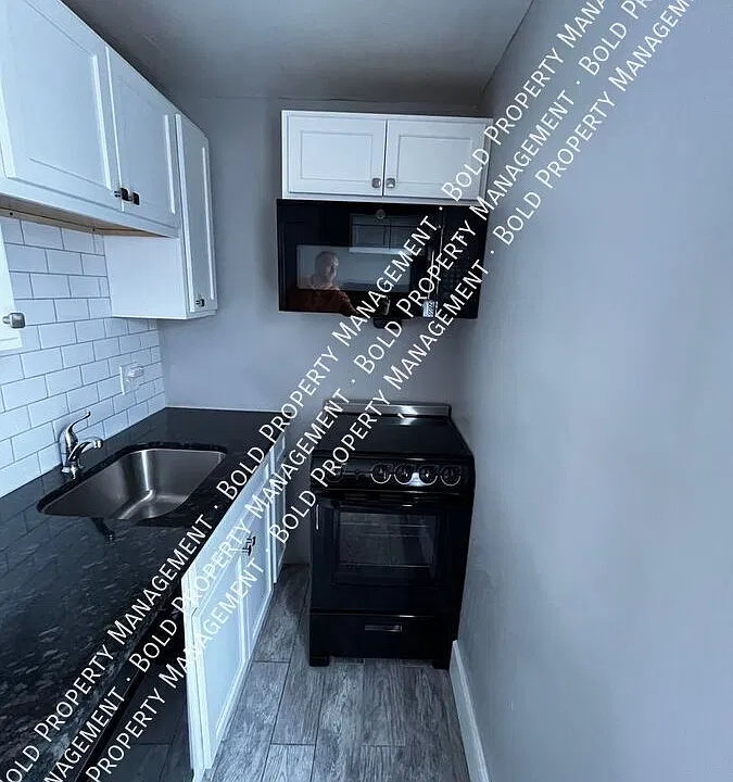 923 Buttonwood St #3