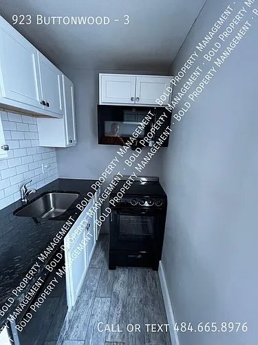 923 Buttonwood St #3 Photo 1