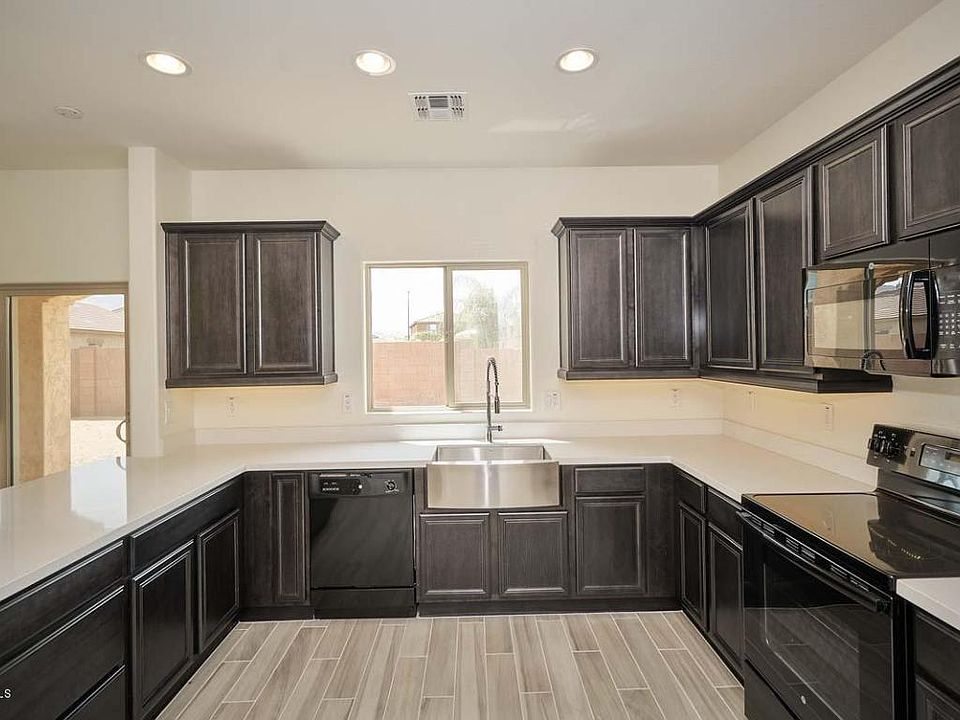1st image of 2625 E Bellerive Dr