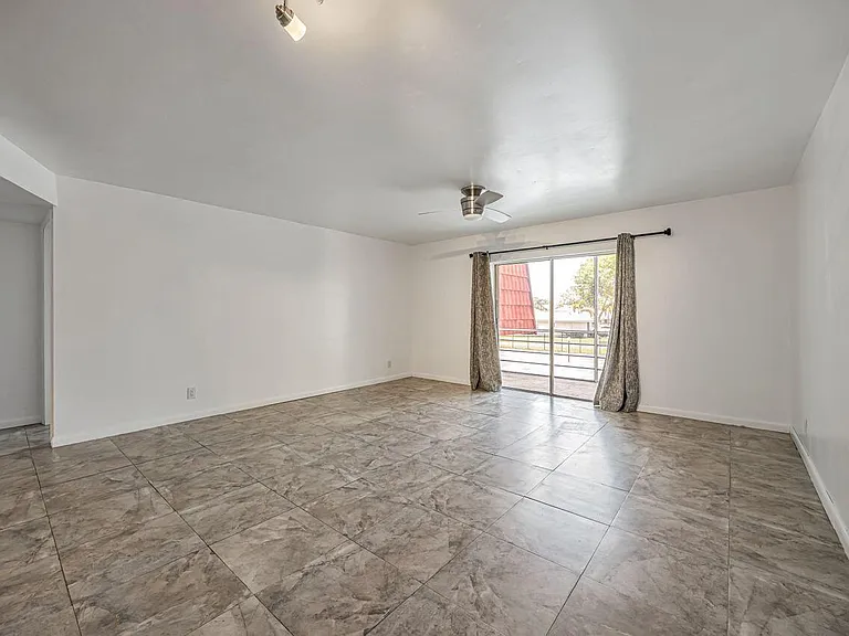 22605 SW 66th Ave #206 — Photo 5
