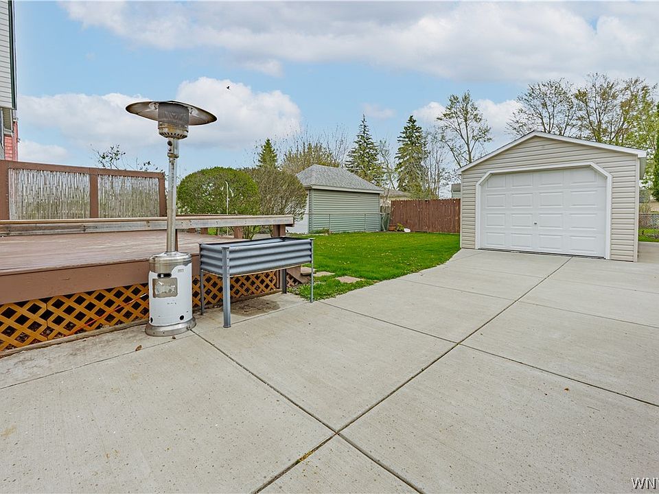 31st image of 871 Payne Ave