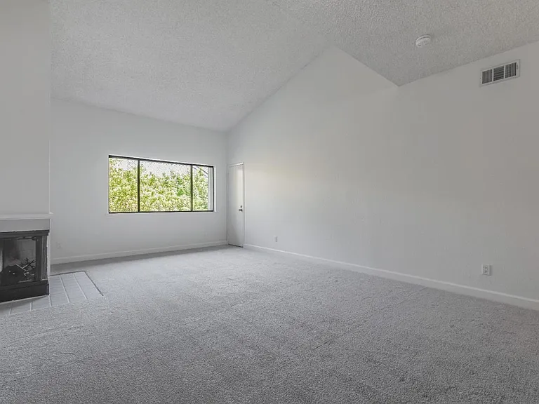 4681 Albany Cir #146 — Photo 11