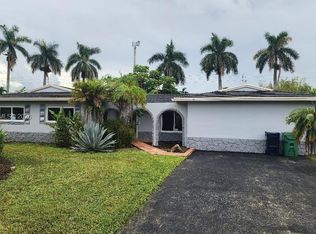 8880 SW 183rd Ter, Palmetto Bay, FL 33157