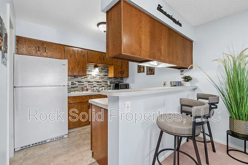 1502 Trent Ct — Photo 4