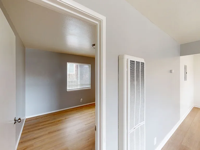 2320 Buena Vista Ave — Photo 3