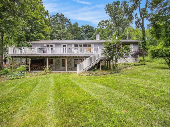 5030 Russell Rd, Newaygo, MI 49337