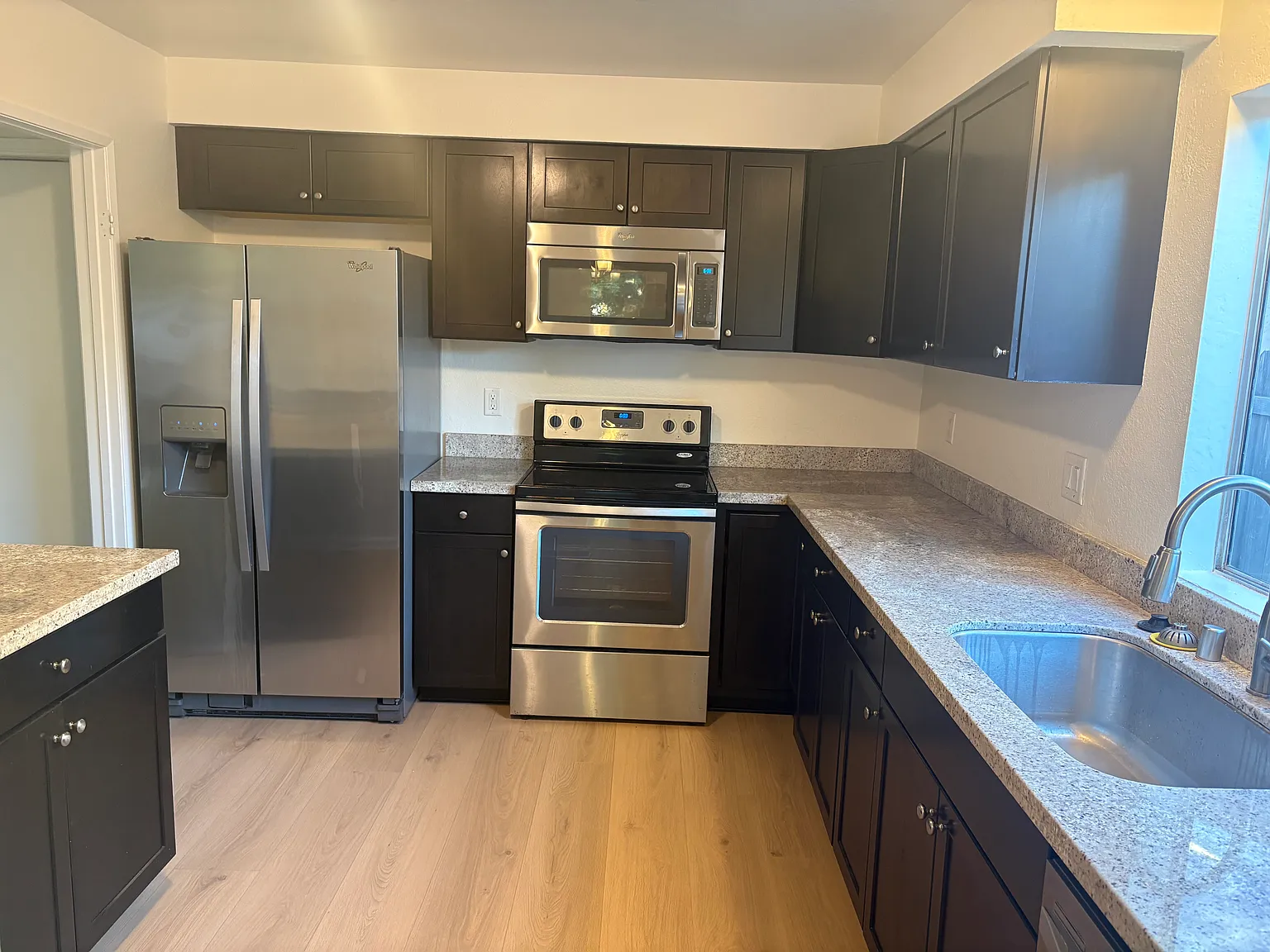 4 bed, 1563 sqft, $4,200 — Photo 2
