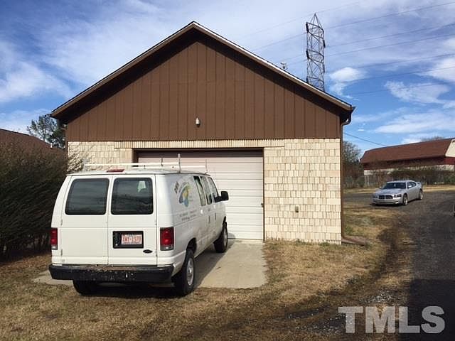 1st image of 402 Marly Dr