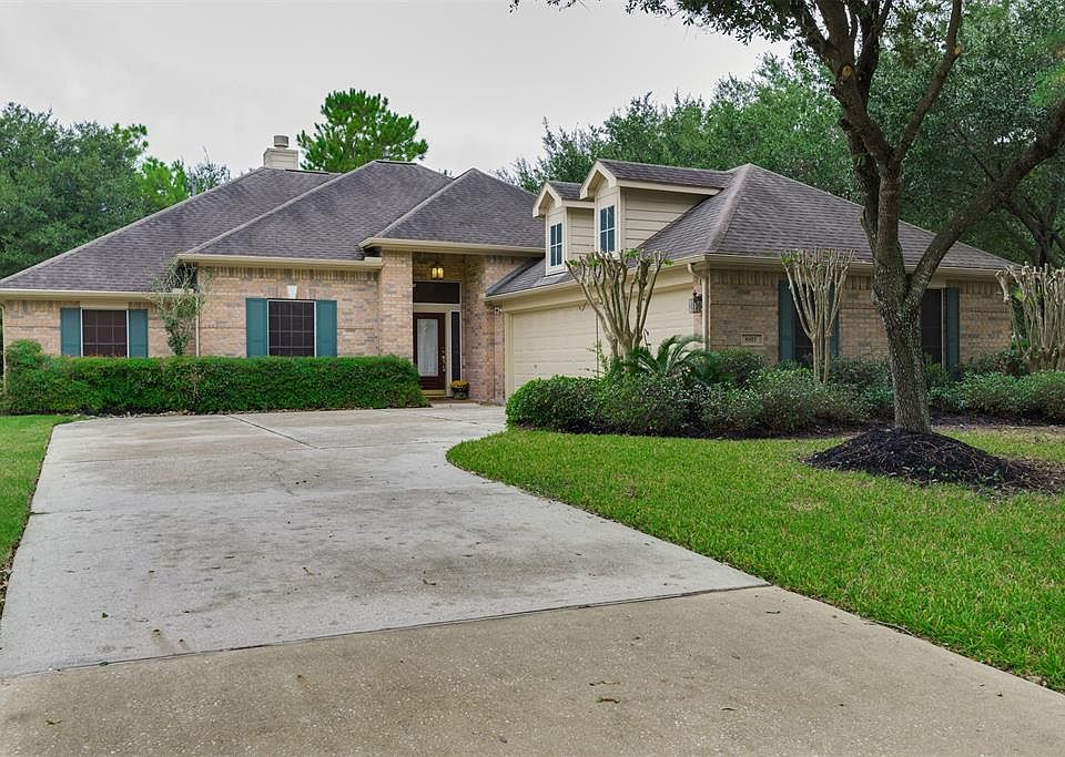1st image of 8811 Desert Cloud Ln